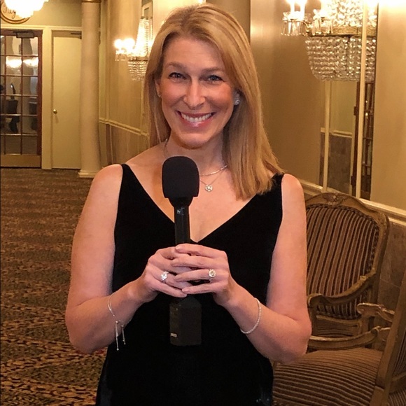 Meet your Posher, Lisa - Picture 1 of 1